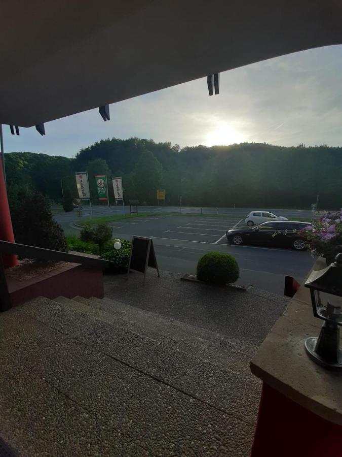 Hotel Landgasthof Frankenstern Goessweinstein Extérieur photo